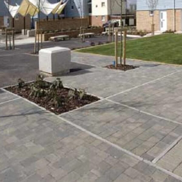 Bradstones Plain Grey Concrete Flat top edging 900x150x50mm - Image 3