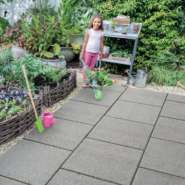 Bradstone Mahina Paving in Dark Grey