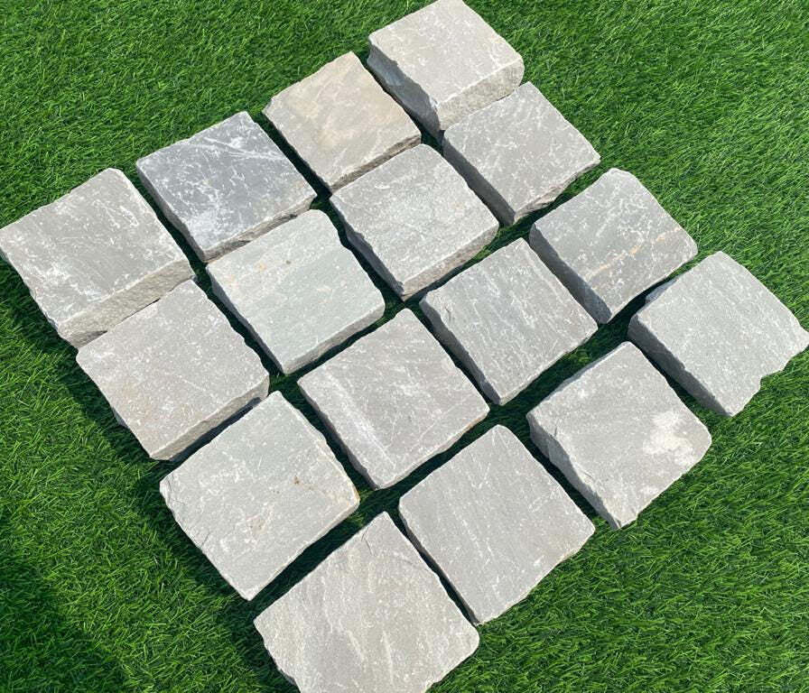 Kandla Grey Indian Sandstone Cobbles 100×100 9m2 Pack - Image 2