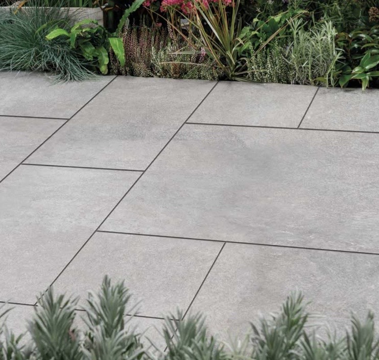 Bradstone Tramonto 18.36m2 Patio Pack in Light Grey